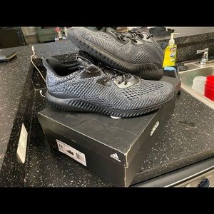 Adidas Alphabounce size 15